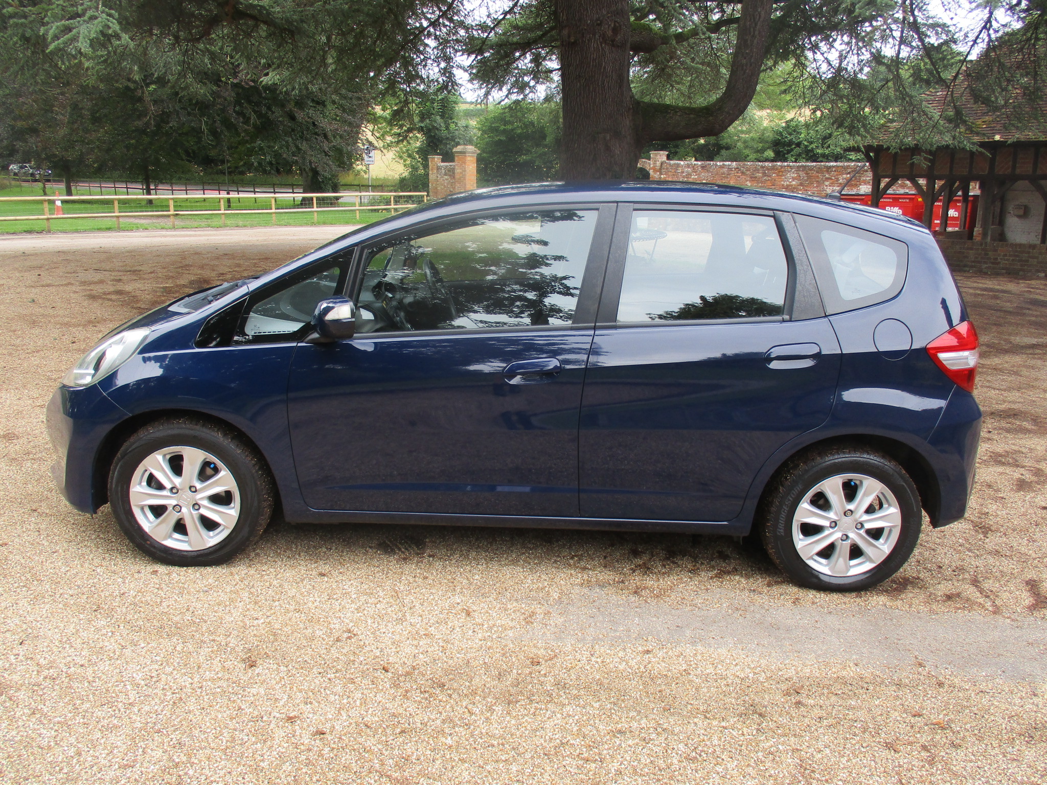 HONDA JAZZ 1.4 I-VTEC ES (AUTO) 2013